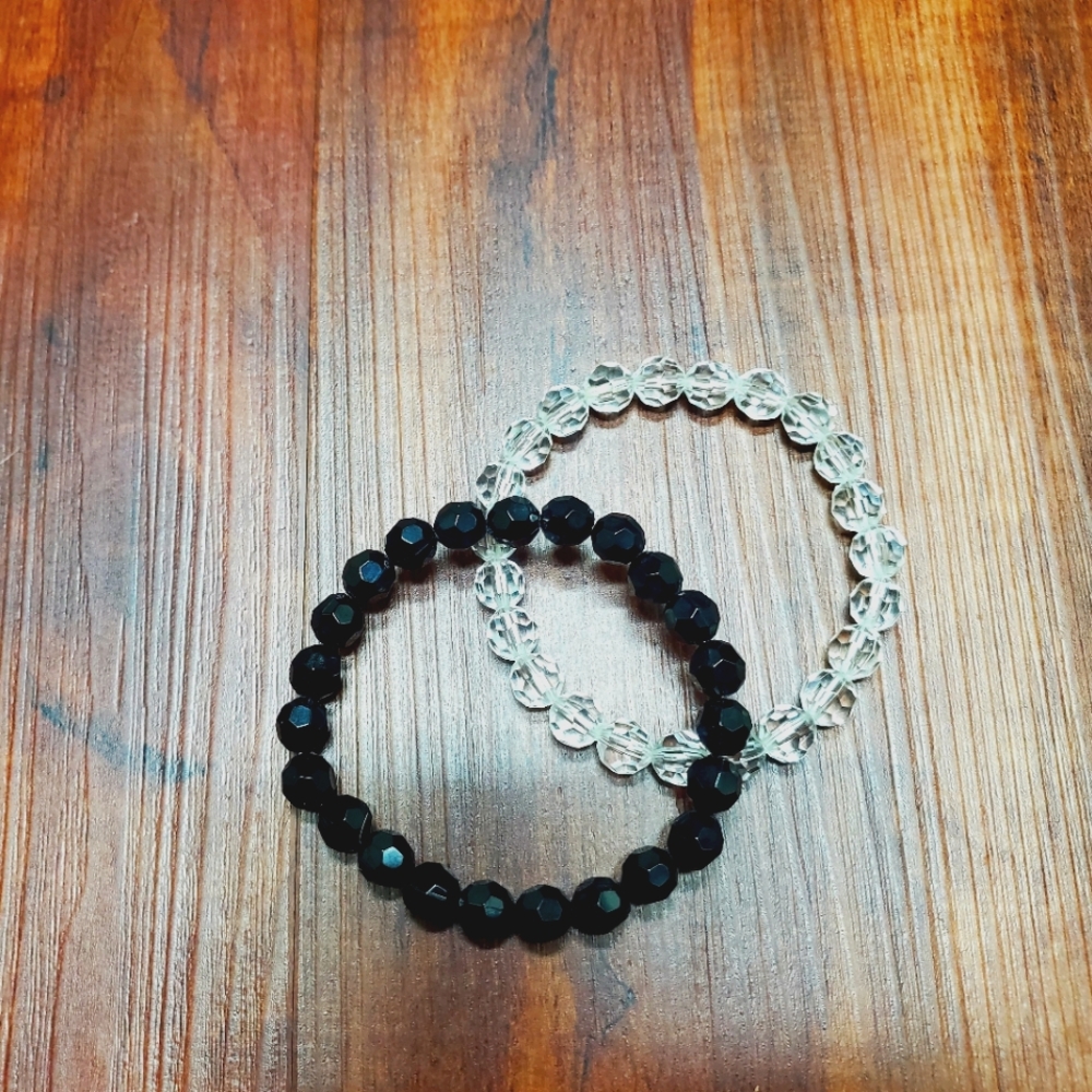 BEADED STRETCHY SET OF BRACELETS BLACK & WHITE